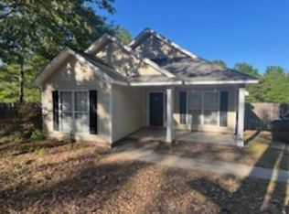 180 Cricket Hill Dr, Lugoff, SC 29078