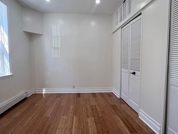 3rd image of 214 Sommerville Pl Floor 1