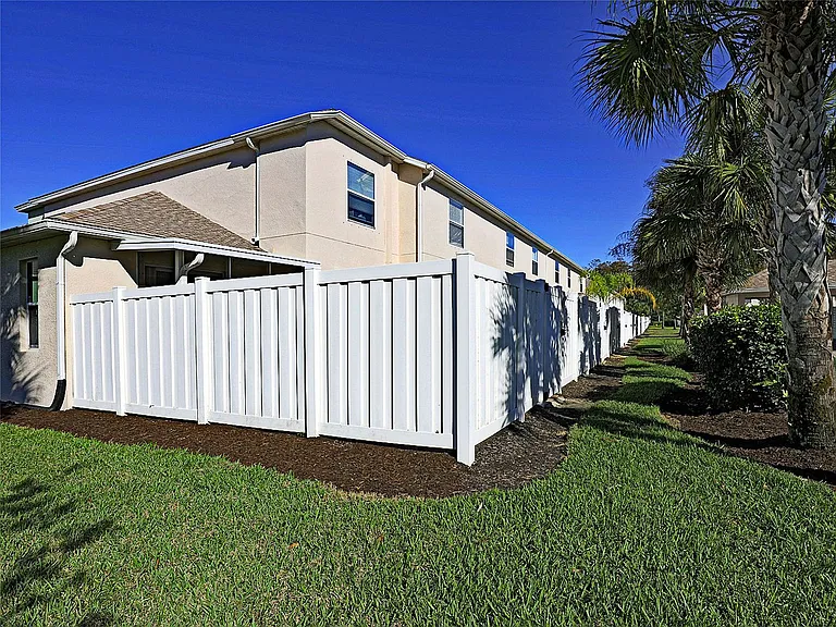 3647 Pine Oak Cir #107 — Photo 24