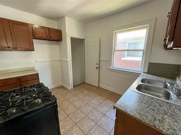 (undisclosed Address), Detroit, MI 48204