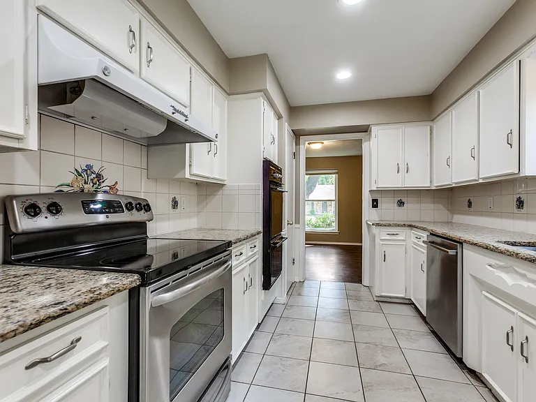 7739 La Manga Dr — Photo 11