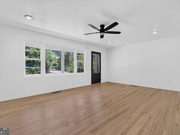 5th image of 501 McSpadden Cir