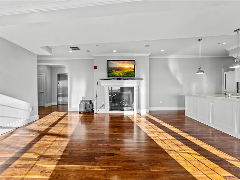 99 D St #PENTHOUSE — Photo 7