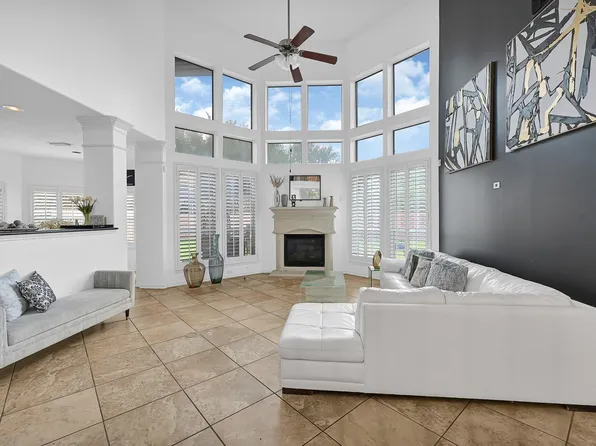 2703 Marble Brook Ln, Pearland, TX 77584