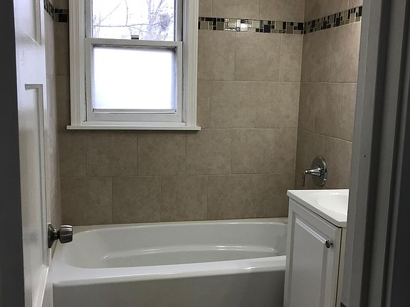 5th image of 1801 Ballentine St