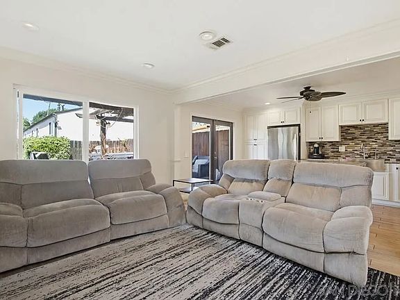 4th image of 746 Granite Hills Cir