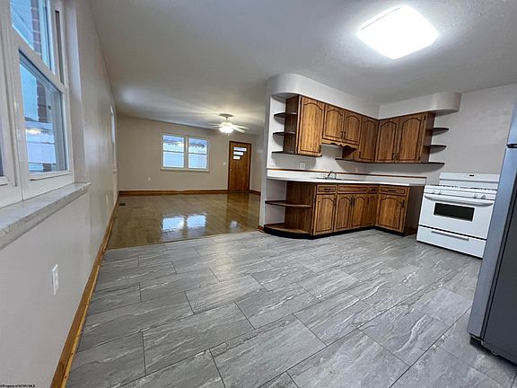 4th image of 803 Airforce Rd