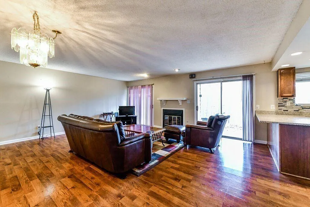 2 bed, 2.0 bath, 1250 sqft, $1,750 — Photo 4
