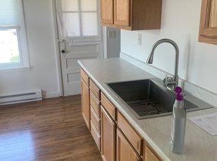 15 Leonard St #2R, Chicopee, MA 01013