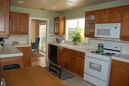 2nd image of 2222 E Cameron Ave