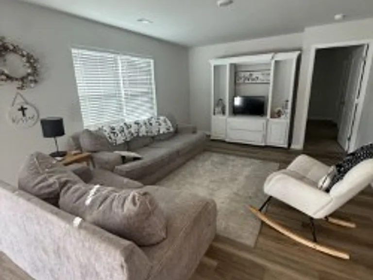 1510 Heritage Cir SE — Photo 6