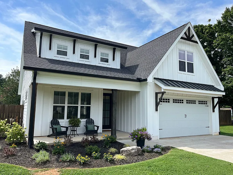 4140 Azalea Ct — Photo 1
