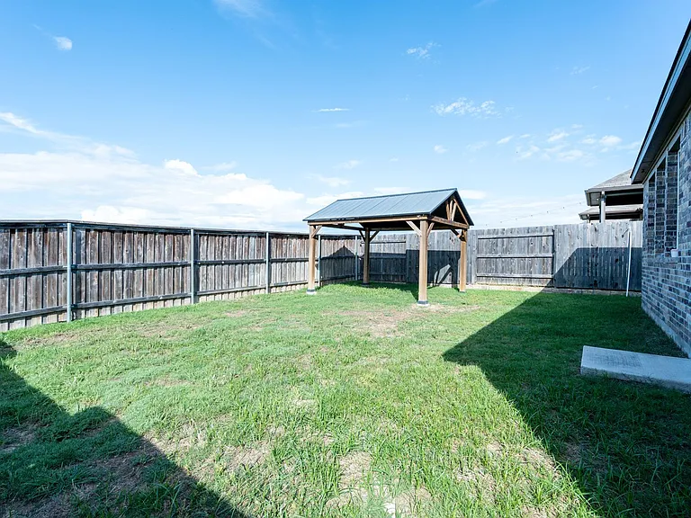 838 Pepperbark Loop — Photo 25