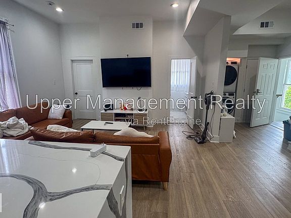 4th image of 7712 Hampson St #636