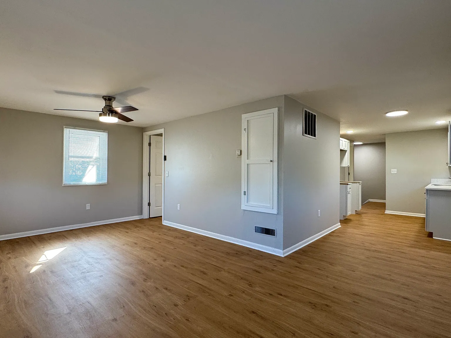 2 bed, $1,100 — Photo 2