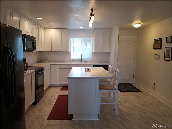 3rd image of 1411 Ager Dr N APT 201