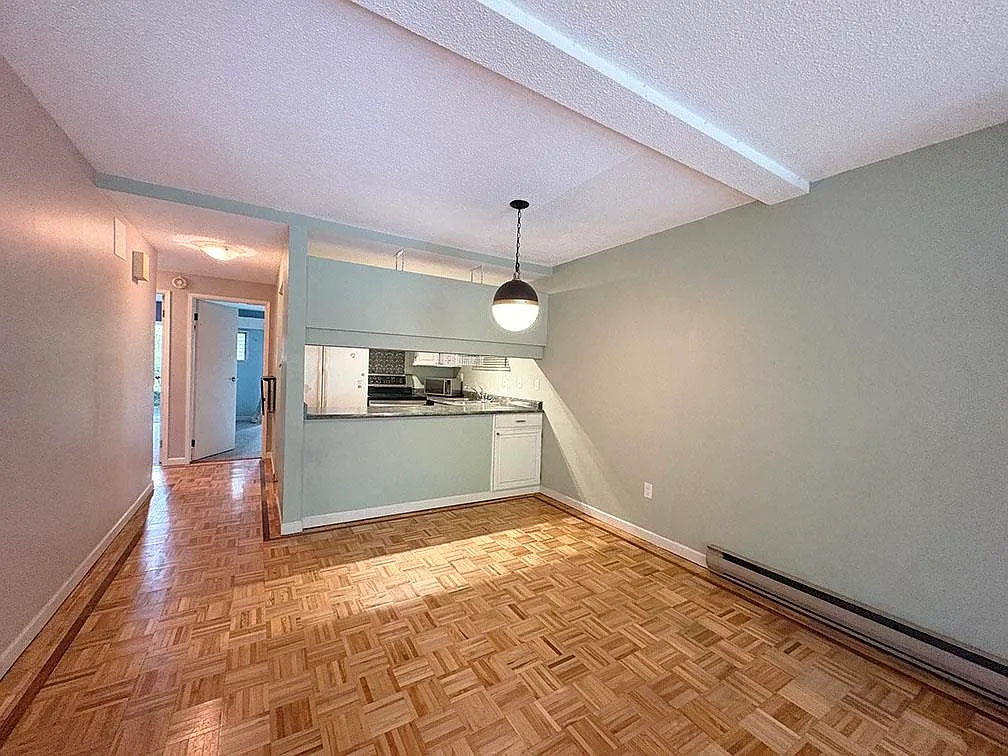2 bed, 1022 sqft, $2,400 — Photo 3