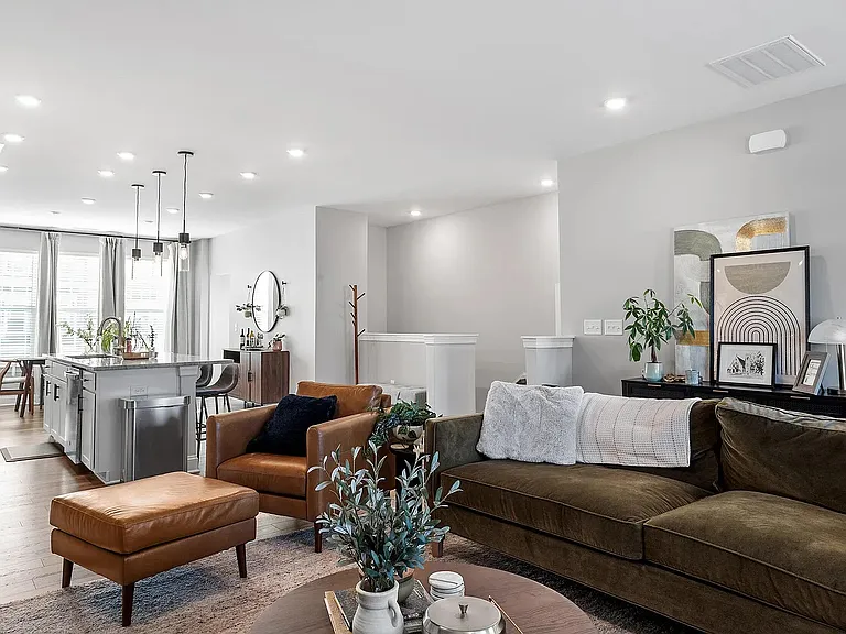 1014 Falling Rock Pl — Photo 13