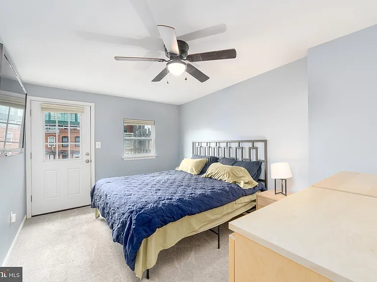 1825 Light St — Photo 23