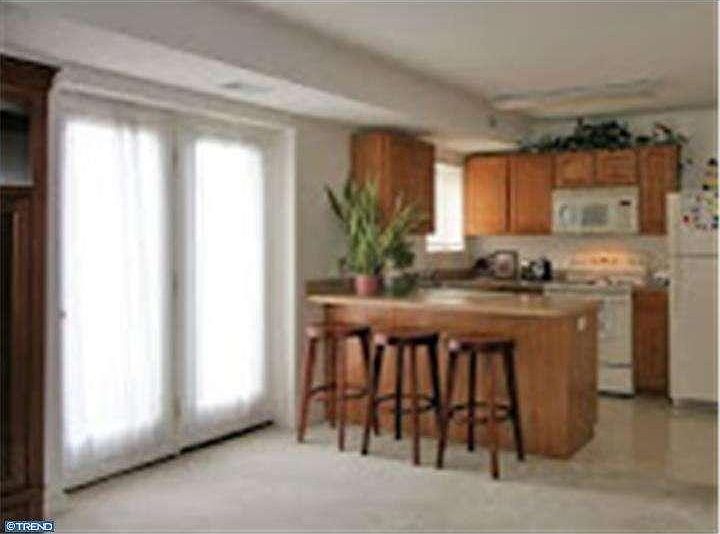 2nd image of 8705 Park Ct