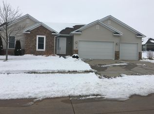 3 Blackstone Way, Le Claire, IA
