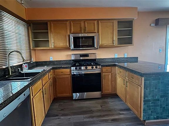 3rd image of 5484 Redding Rd