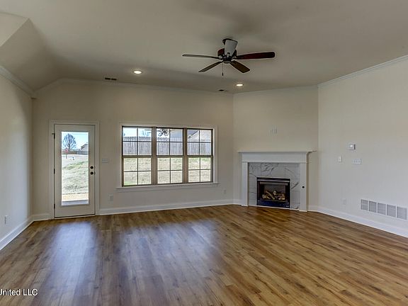 5th image of 3828 Andreas Dr