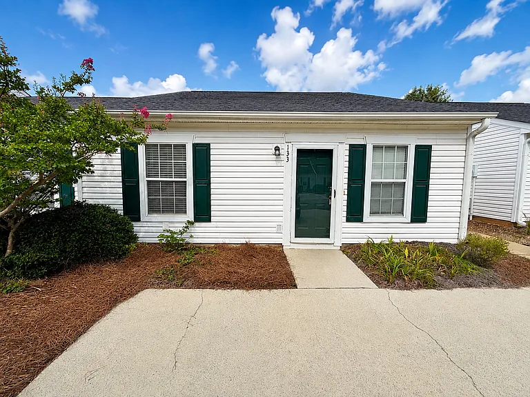 133 Heritage Village Ln — Photo 1