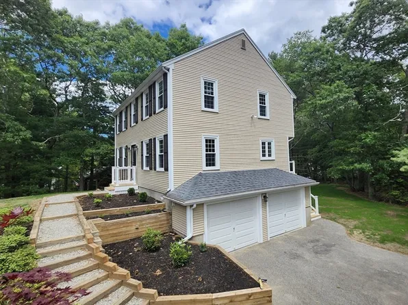 10 McClellan Dr, Plymouth, MA 02360