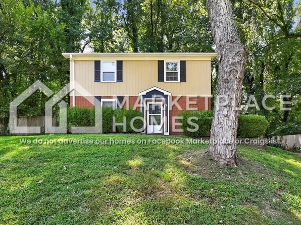 427 Whispering Pines Dr, Charlotte, NC 28217