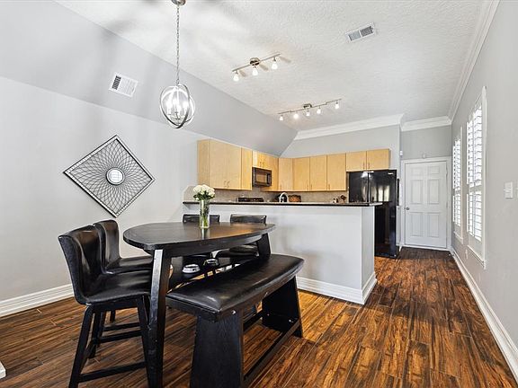 4th image of 1834 Woodvine Drive