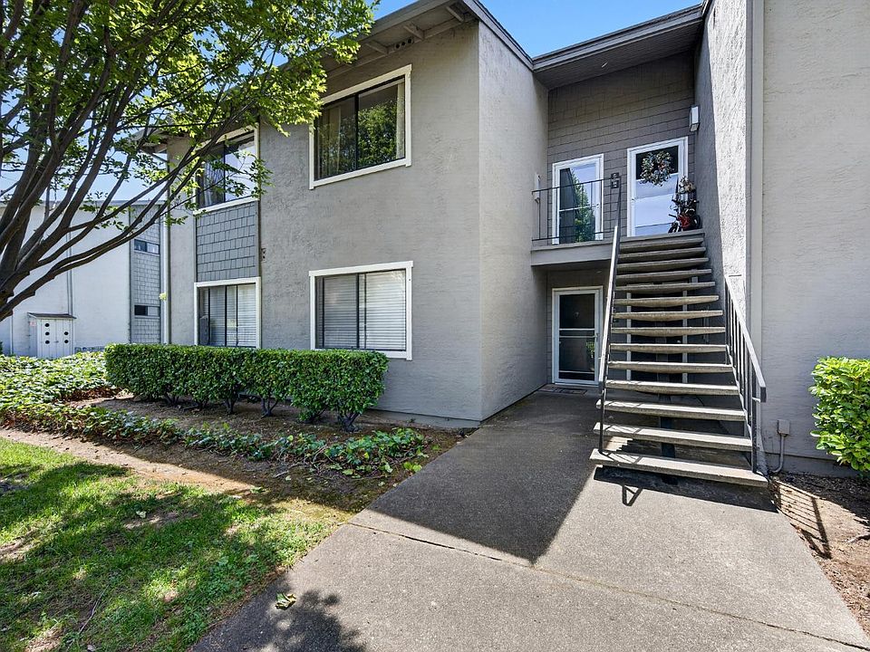 1st image of 900 Cambridge Drive #84