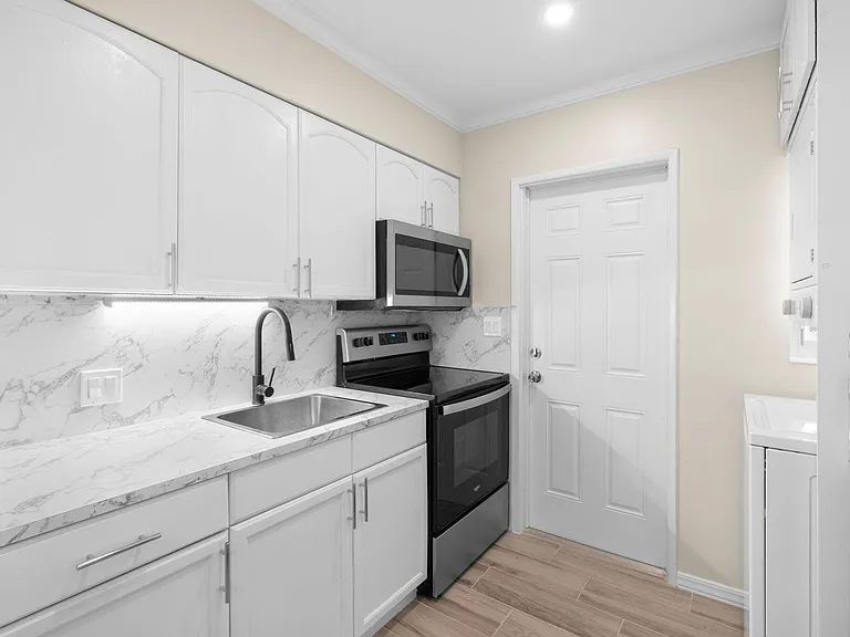 1541 NE 15th Ave #1541 — Photo 10