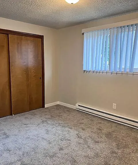 1043 Midway Dr NE — Photo 7