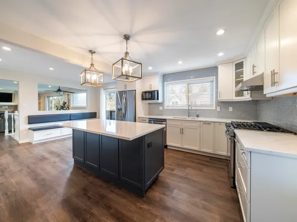 260 54a St, Delta, BC V4M 3J3
