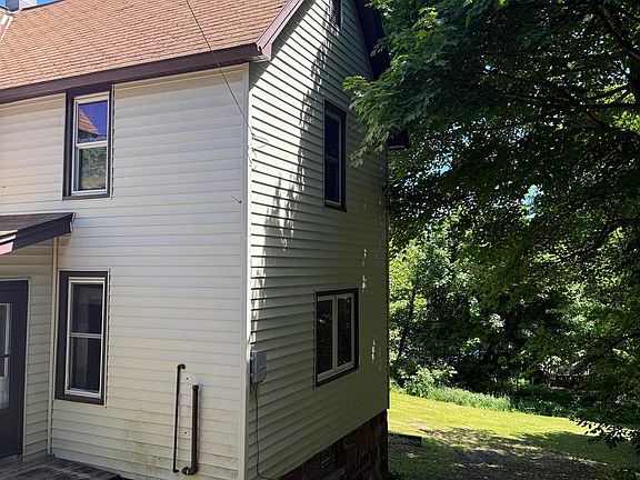 2nd image of 58136 2nd St