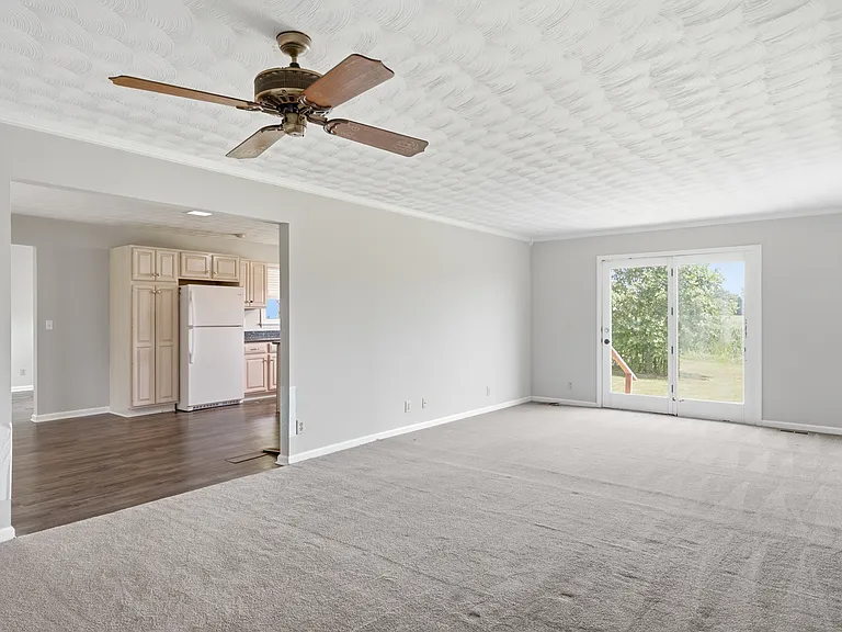 1041 N US Highway 421 — Photo 14