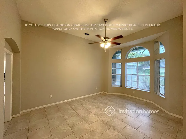 3221 Stevenson St — Photo 2
