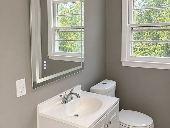 4th image of 3066 Glendale Ct