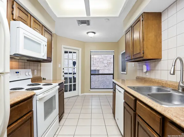 7738 Chambers Rd #1203, San Antonio, TX 78229