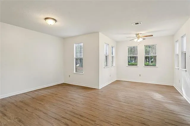 304 Teal Ct — Photo 16