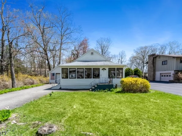 30 Julie Ln, Greenwood Lake, NJ 10925