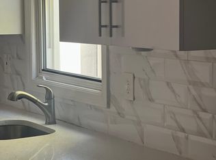 240 4th St FLOOR 3, Newark, NJ 07107