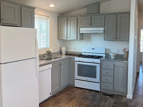 4th image of 86 Lyle Way