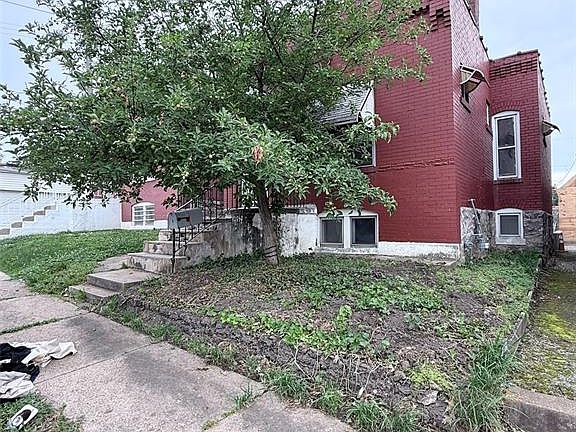 2nd image of 4176 Newport Ct