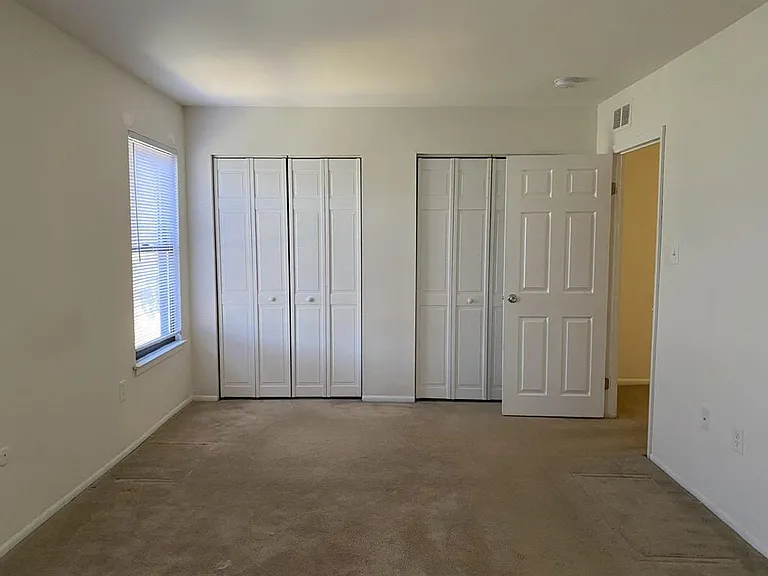 215 East Ct #215 — Photo 11