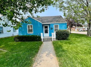 120 E 14th St, Cozad, NE 69130