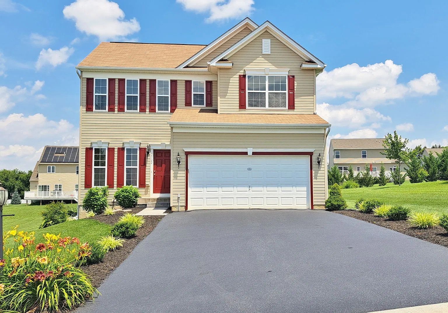 3 Bed / 3 Bath Single Family Home w/2-Car Garage — Photo 1