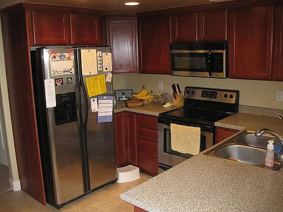 3rd image of 217 S Tamarak Cir