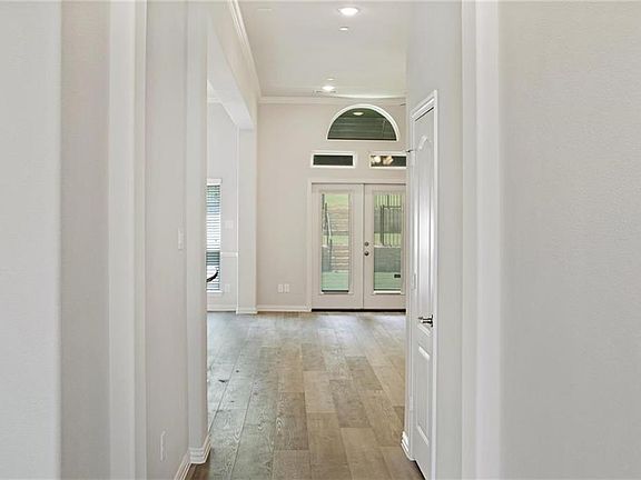 4th image of 7824 Alders Gate Ln